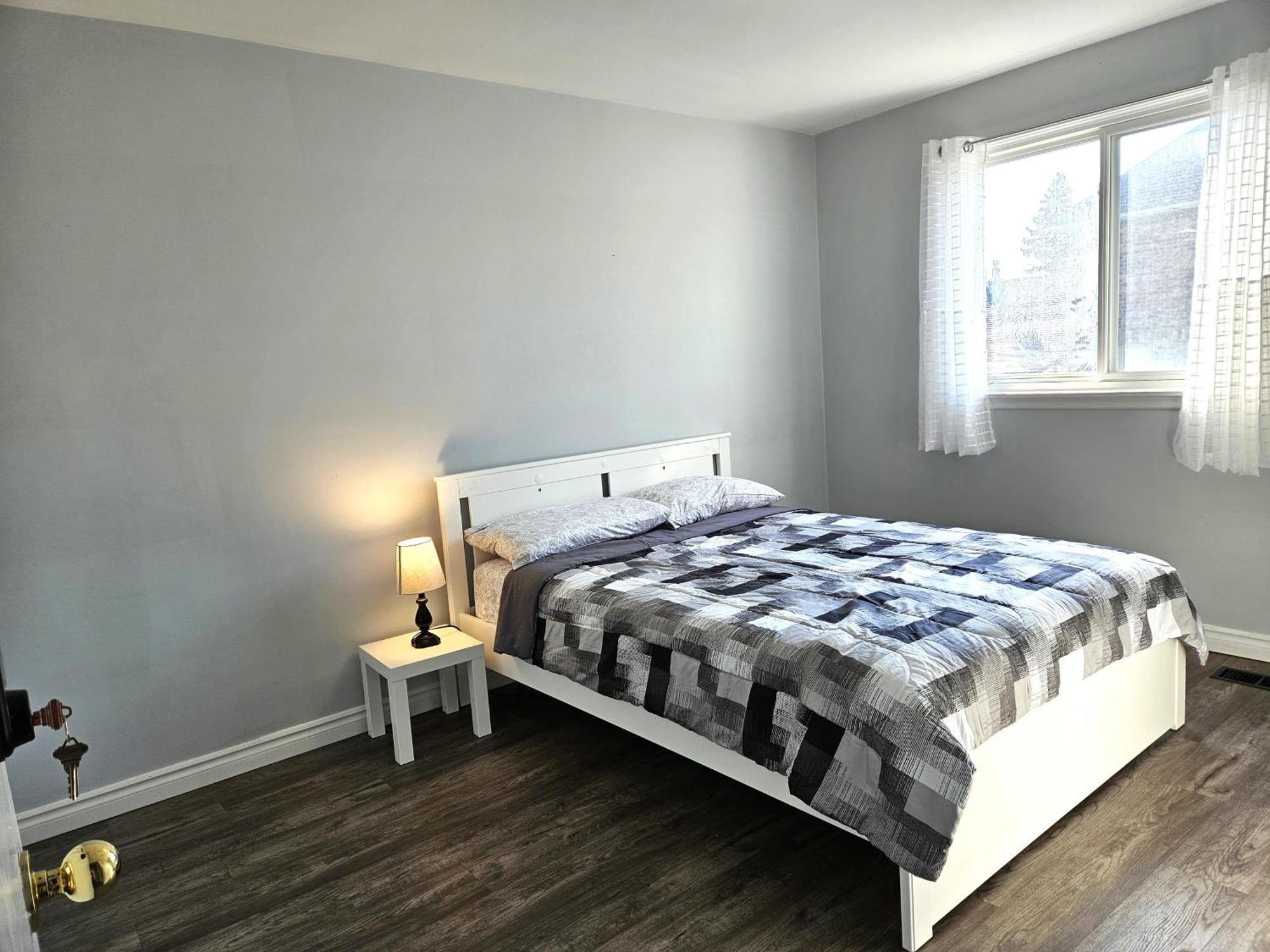 Modern Quiet Home By The Airport Mississauga Exterior foto